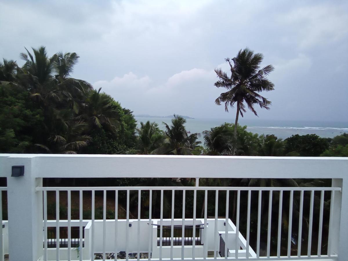 Bed and Breakfast The Moose Weligama Esterno foto