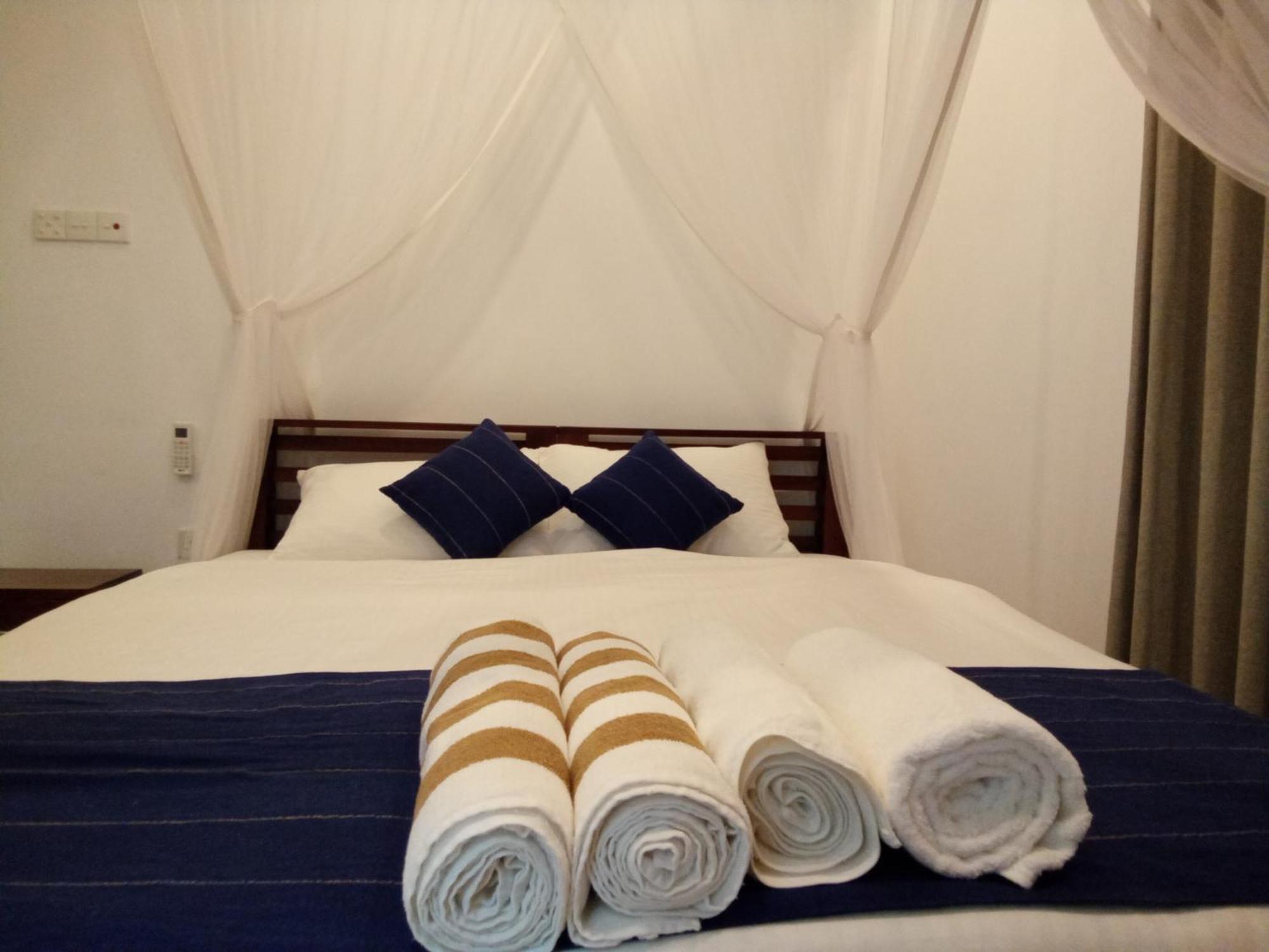 Bed and Breakfast The Moose Weligama Esterno foto