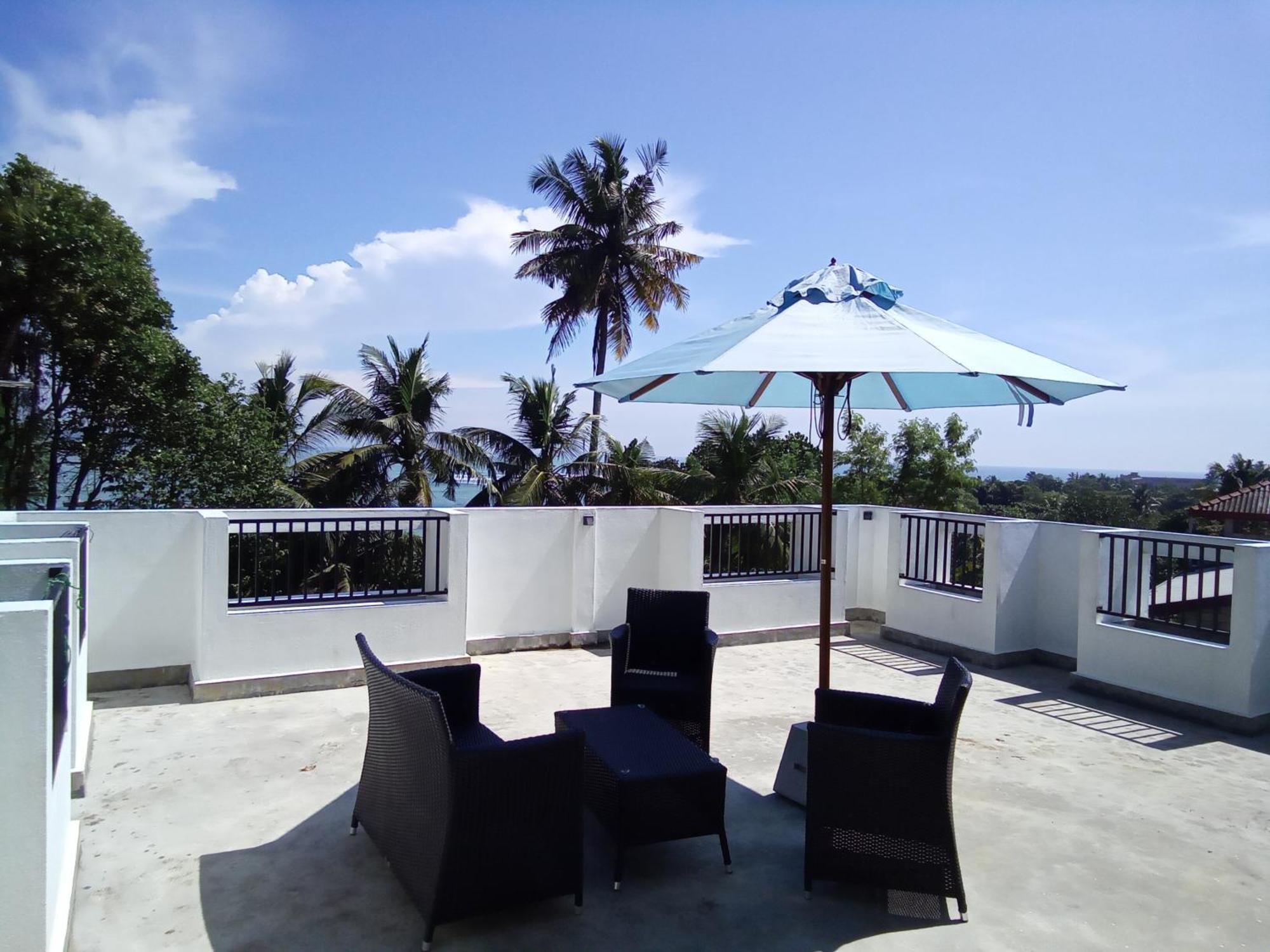 Bed and Breakfast The Moose Weligama Esterno foto