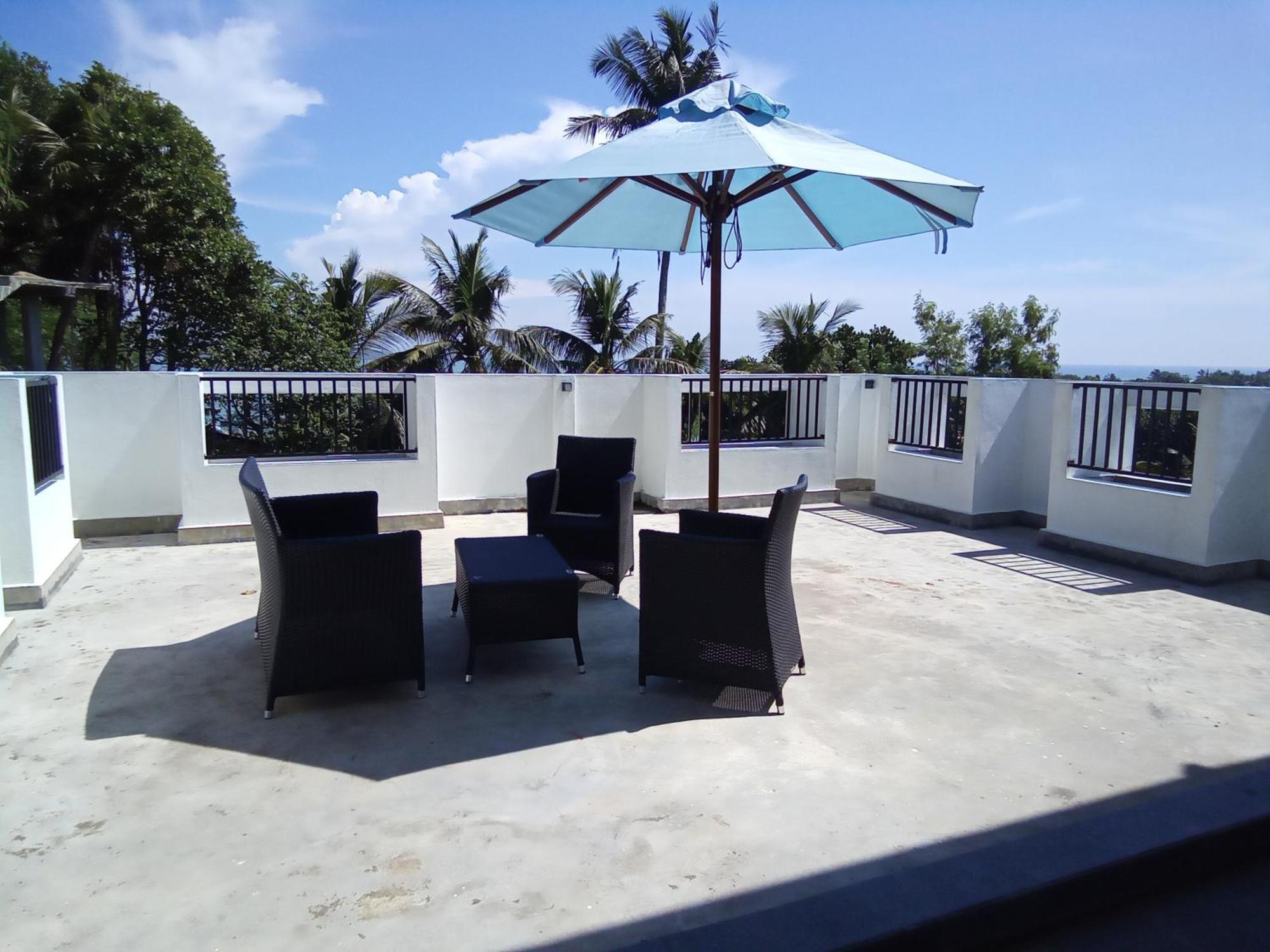Bed and Breakfast The Moose Weligama Esterno foto
