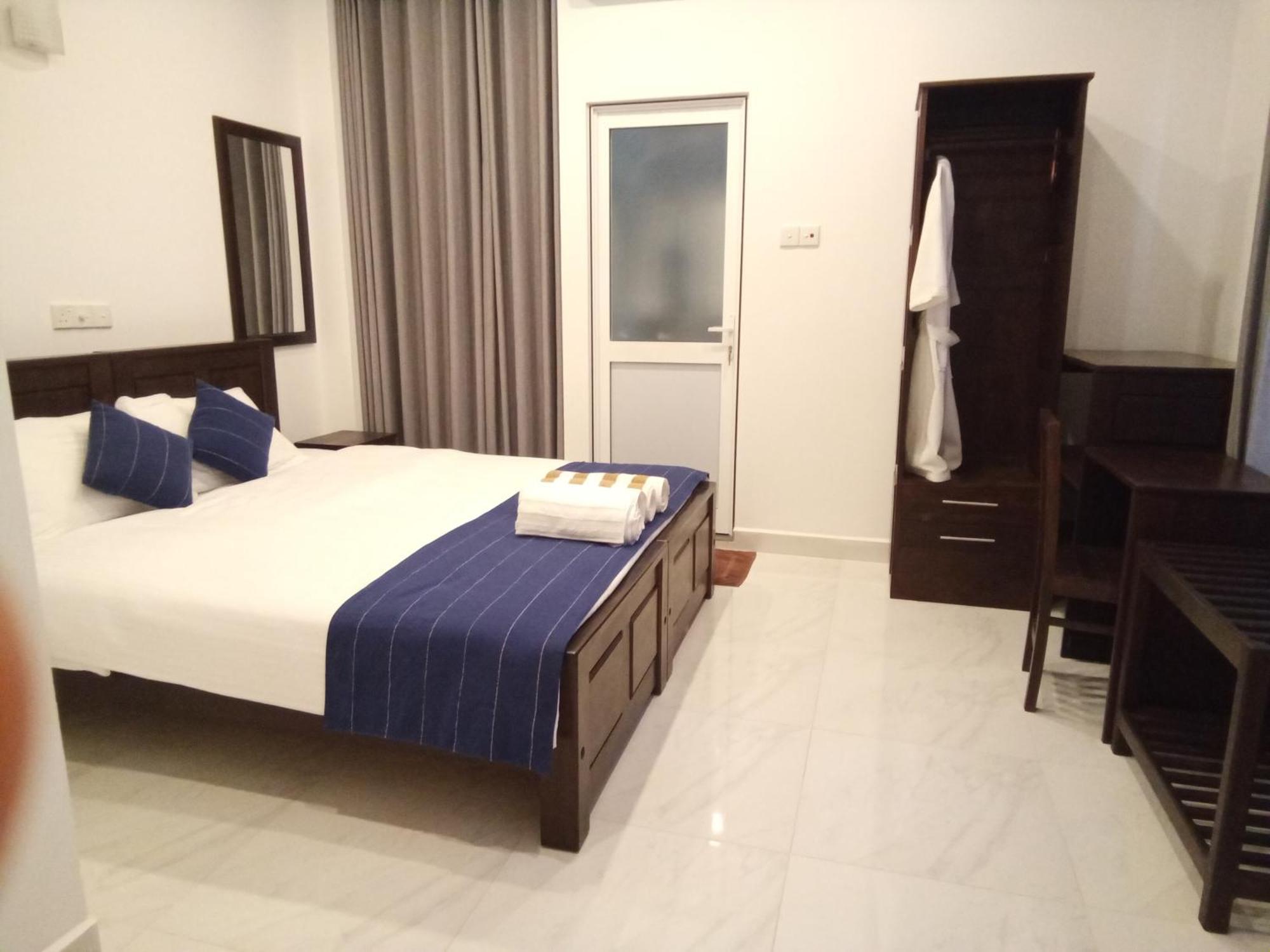 Bed and Breakfast The Moose Weligama Esterno foto