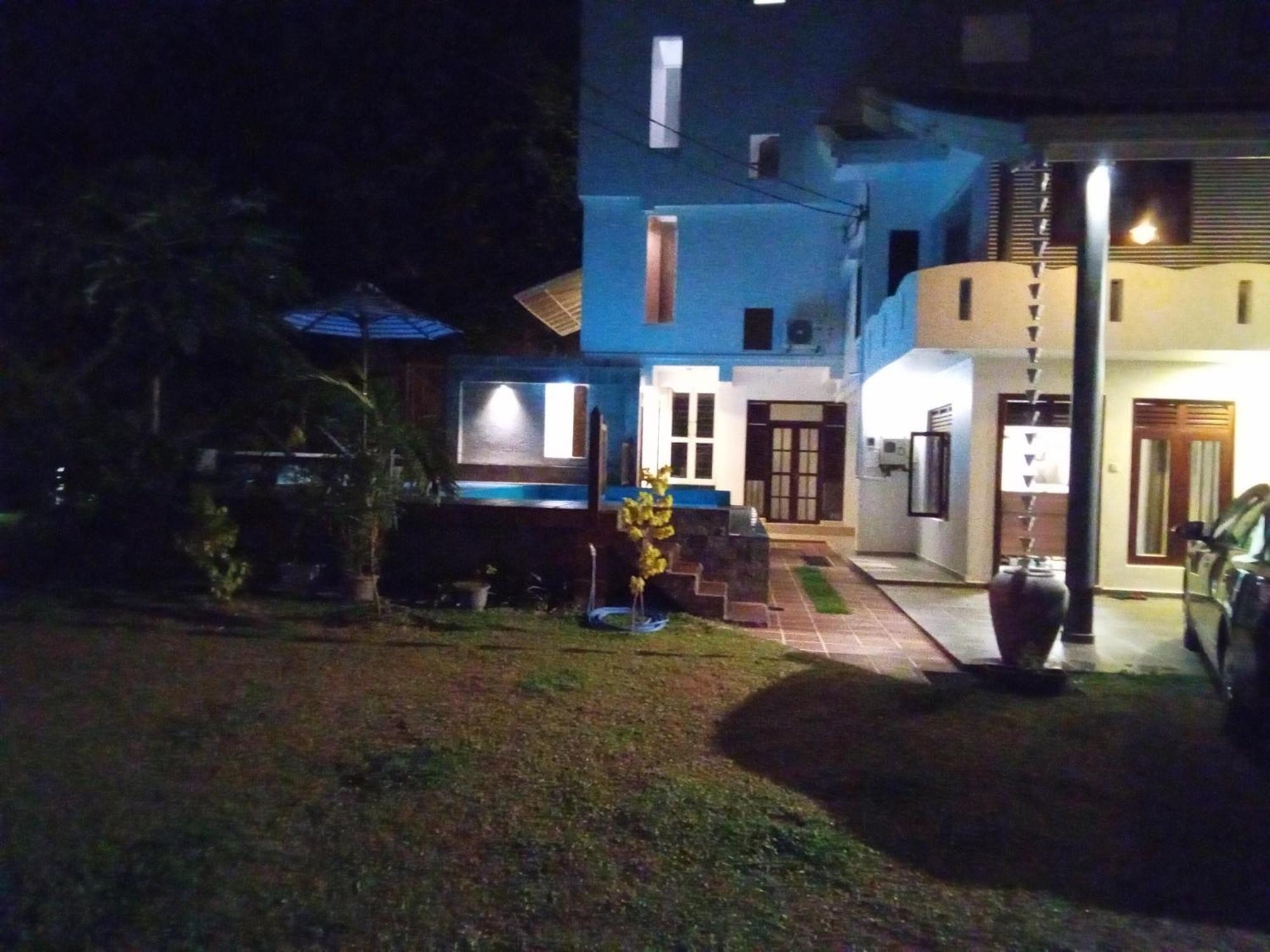 Bed and Breakfast The Moose Weligama Esterno foto