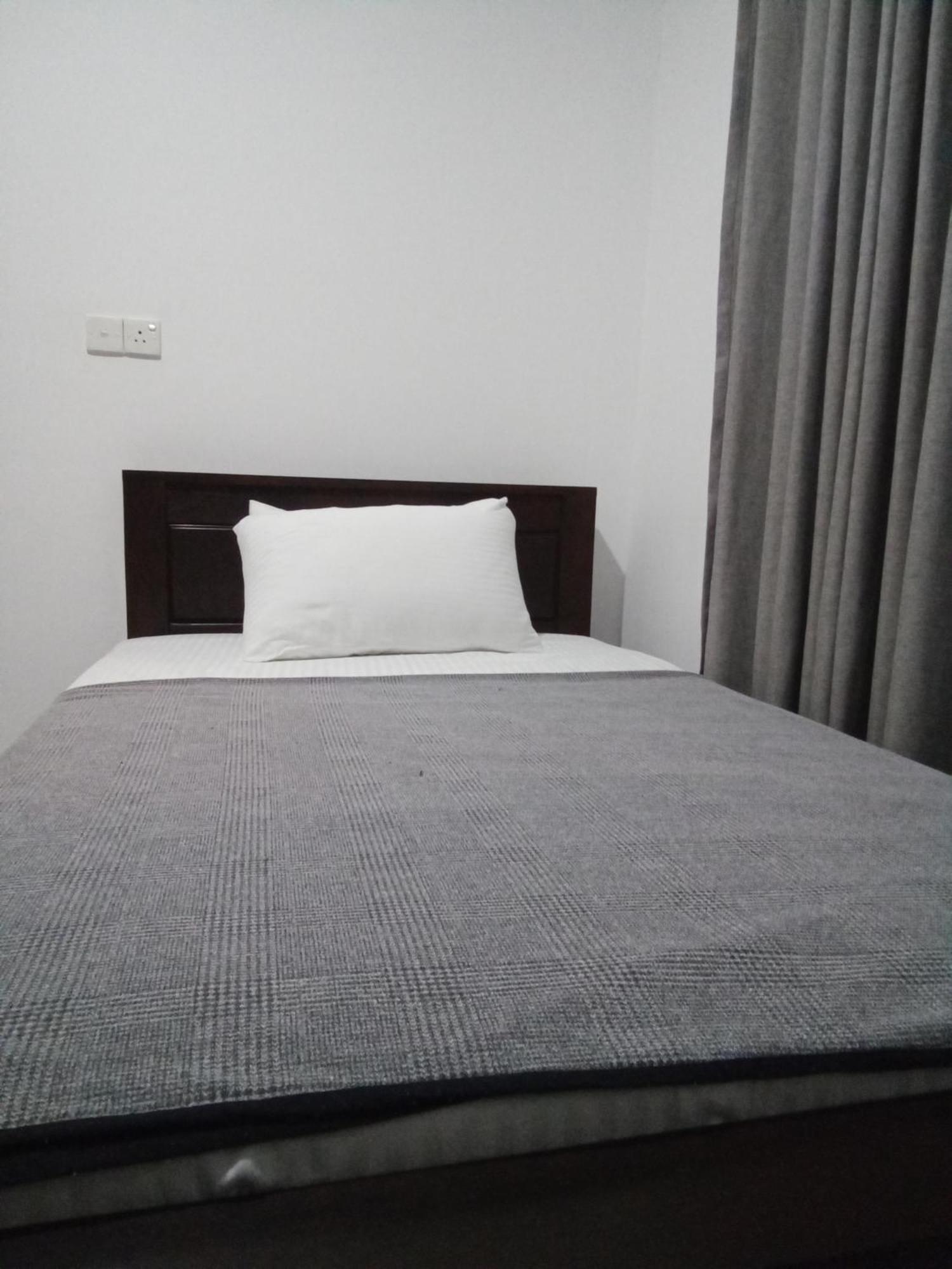 Bed and Breakfast The Moose Weligama Esterno foto